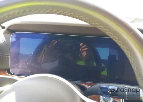 2020 Mercedes-Benz E 350 4Matic z USA, uszkodzony, nr VIN WDDZF8EB2LA713534